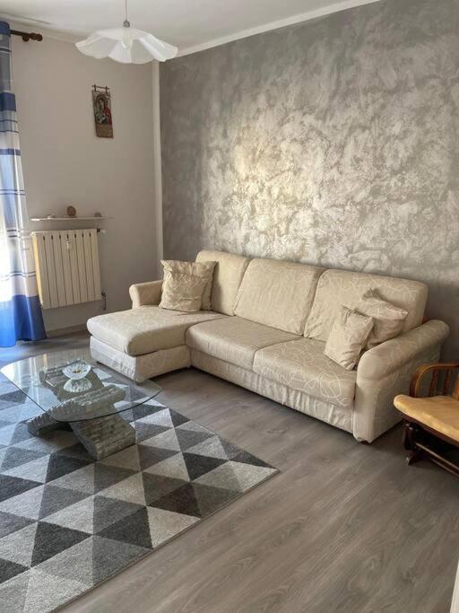 Appartamento Con Tre Camere - Zona Centrale Alessandria Exterior foto